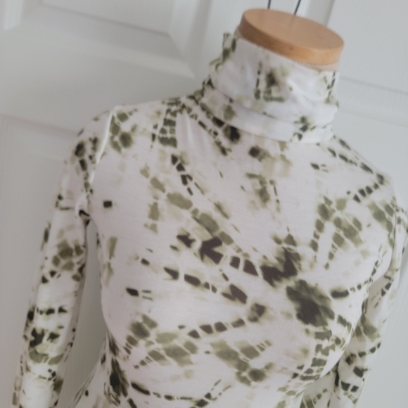 Pretty Little Things Tie Dye Dress 2 - Picture 2 of 10